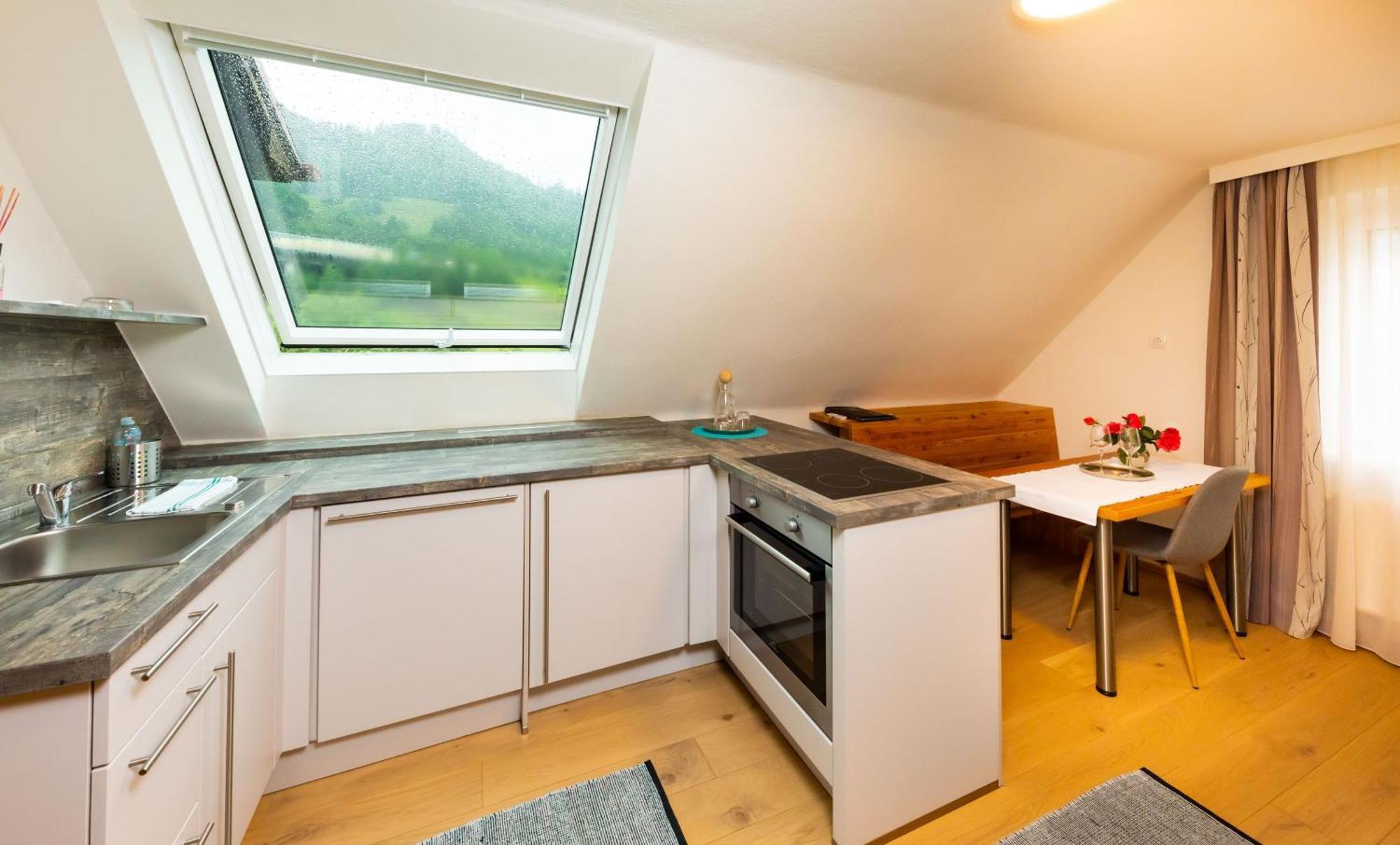 Apartmenthaus Pastner Am Teich Uebelbach Exterior photo