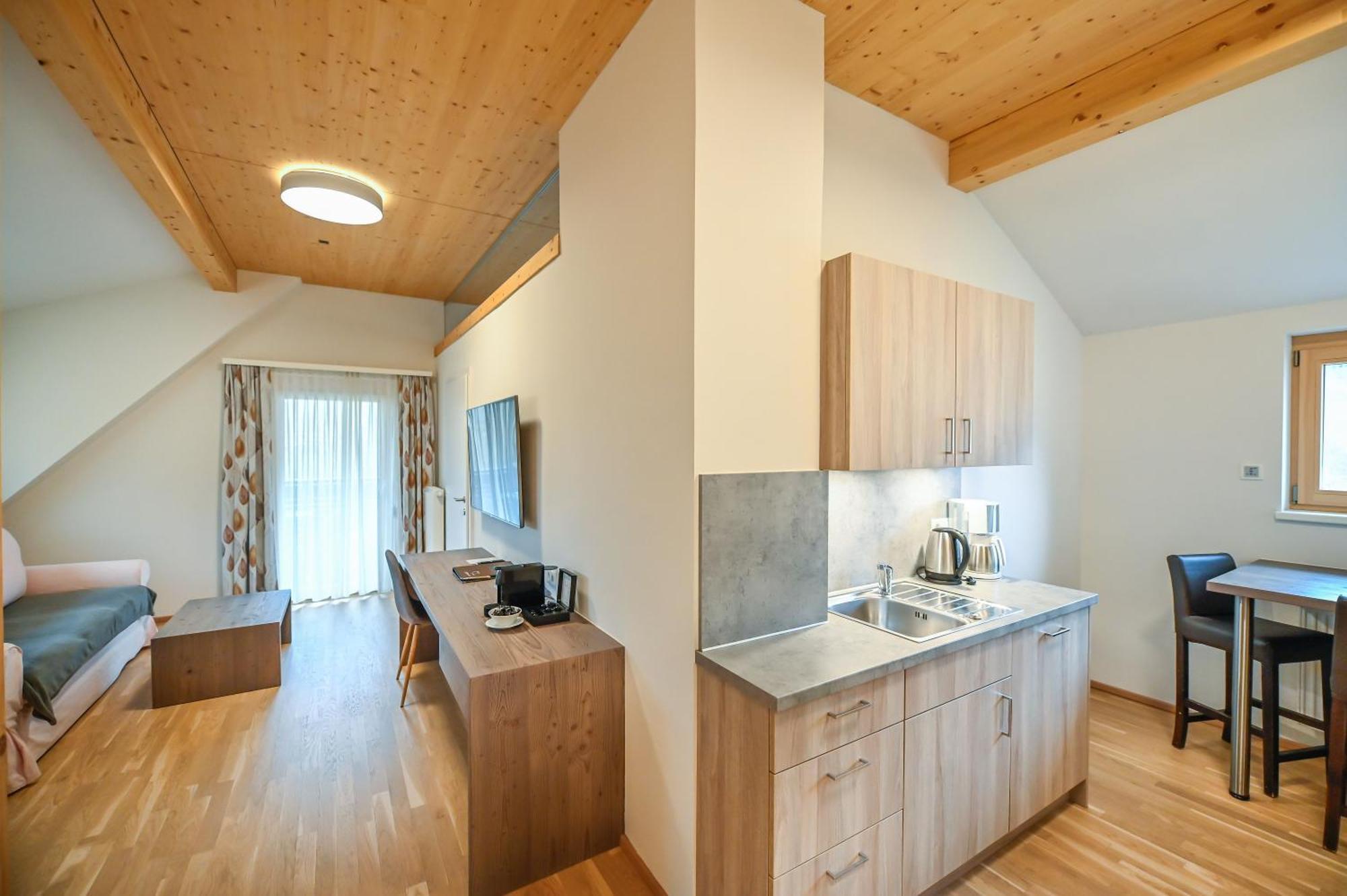 Apartmenthaus Pastner Am Teich Uebelbach Exterior photo